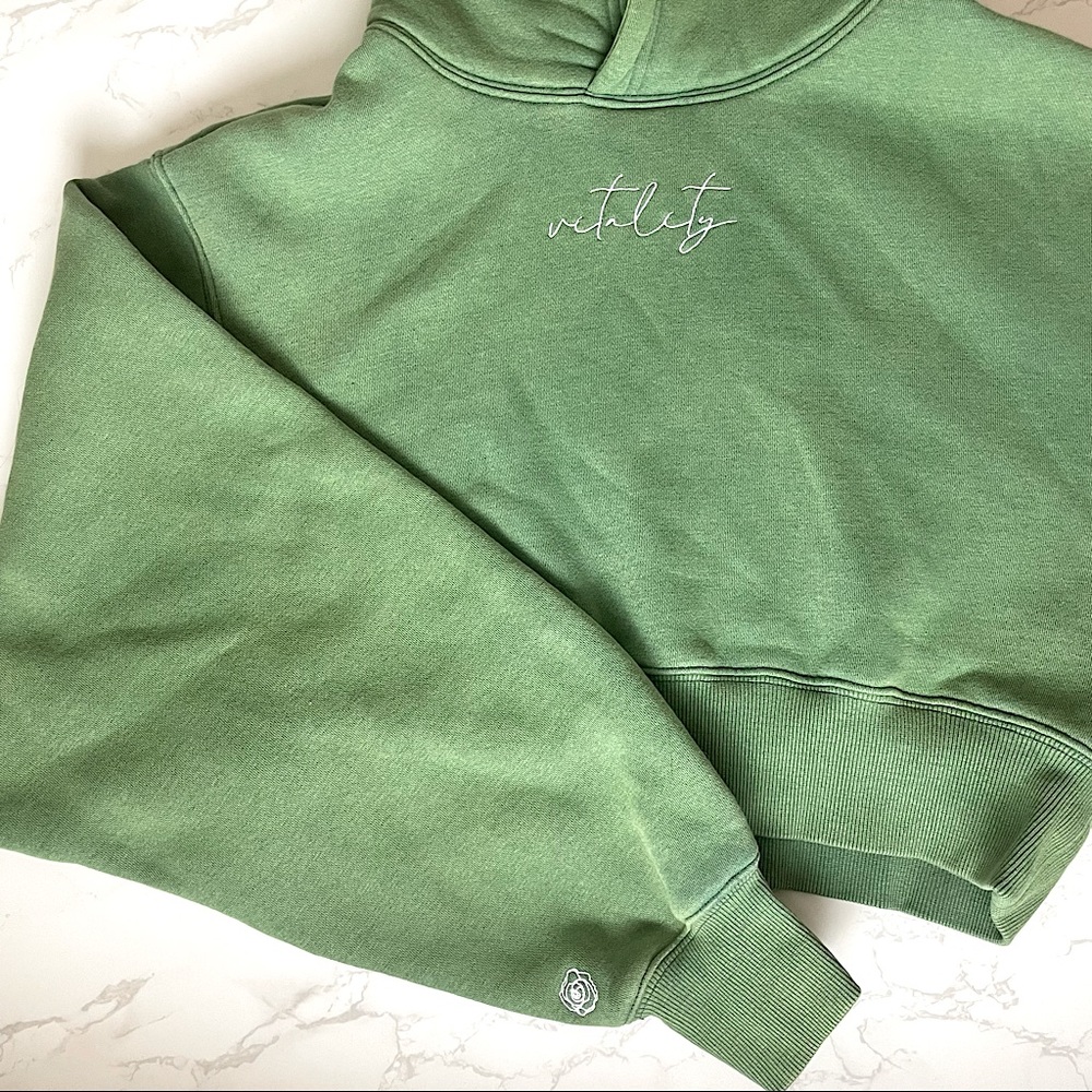Balance Athletica x Vitality - Green Snake Art Cropped Hoodie - XS
